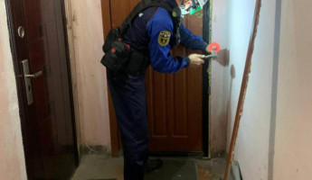 Пензенцы пожаловались на трупный запах из квартиры на улице Кижеватова
