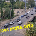 В Пензе улица Тарханова встала в пробке из-за ДТП с двумя легковушками
