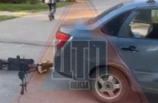 Сломал ногу и пару зубов: в Пензе подросток на самокате врезался в Гранту