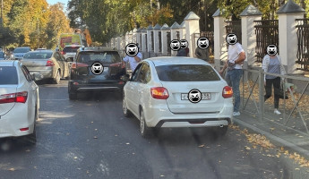 На улице Лермонтова в Пензе произошла авария, движение осложнено