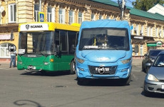 В центре Пензы столкнулись автобус и маршрутка