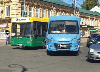В центре Пензы столкнулись автобус и маршрутка