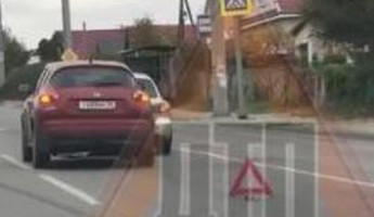 Очевидцы сообщают об аварии на улице Карпинского в Пензе