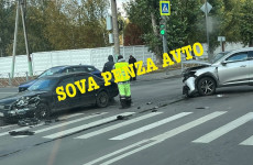 В Пензе на пересечении улиц Энгельса и Окружной случилось жесткое ДТП