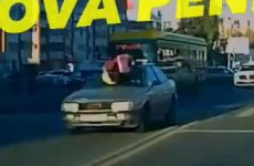 На улице Суворова в Пензе на пешеходном переходе сбили человека. ВИДЕО