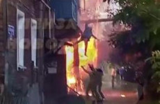 В Пензе со второго этажа горящего дома выпрыгнула пожилая женщина