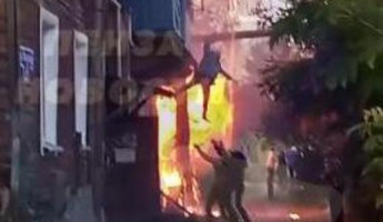 В Пензе со второго этажа горящего дома выпрыгнула пожилая женщина