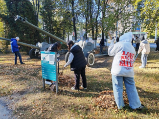 В пензенском сквере Журавли провели экологическую акцию