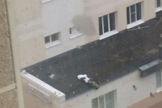 Мужчина, выпавший из окна детской больницы на Бекешской, оказался мигрантом