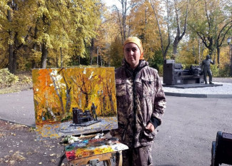 В Пензе запечатлели на холсте памятник токарю