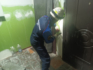 Пензенские спасатели вскрыли квартиру на улице Циолковского