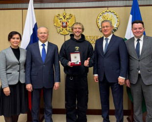 Пензенец Егор Крид стал заслуженным артистом Республики Башкортостан