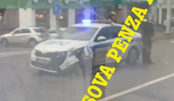 На улице Пушкина в Пензе разбилась машина ДПС