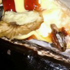 Пензенцы «отведали» в популярном кафе пирожное с тараканами внутри 