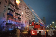 На улице Антонова в Пензе из горящей девятиэтажки эвакуировали 25 человек На улице Антонова в Пензе из горящей девятиэтажки эвакуировали 25 человек