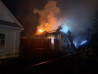 Пензенские спасатели помогли потушить пожар в Никольске