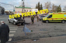 Пожилую женщину-водителя госпитализировали после аварии в Пензе