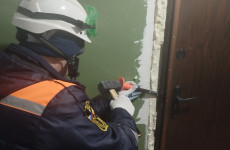 Крики о помощи: пензенские спасатели вскрыли квартиру на проспекте Строителей Крики о помощи: пензенские спасатели вскрыли квартиру на проспекте Строителей