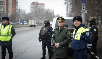 Спецоперация в Пензе: десять водителей получили повестки прямо на дороге Спецоперация в Пензе: десять водителей получили повестки прямо на дороге