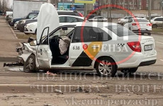 Страшное ДТП с участием такси на улице Антонова в Пензе: на месте работает реанимация Страшное ДТП с участием такси на улице Антонова в Пензе: на месте работает реанимация