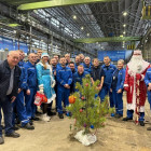 В Пензе Дед Мороз и Снегурочка подарили праздник работникам завода