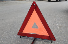 В новогоднюю ночь в Кузнецком районе опрокинулся автомобиль В новогоднюю ночь в Кузнецком районе опрокинулся автомобиль