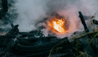 В страшном ночном пожаре в Пензенской области погибли три человека В страшном ночном пожаре в Пензенской области погибли три человека