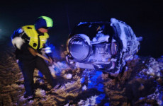 Снегопады в Пензенской области: автоинспекторы вытаскивают машины из сугробов