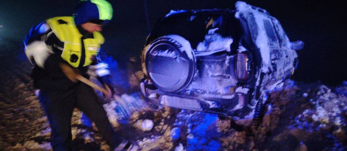 Снегопады в Пензенской области: автоинспекторы вытаскивают машины из сугробов