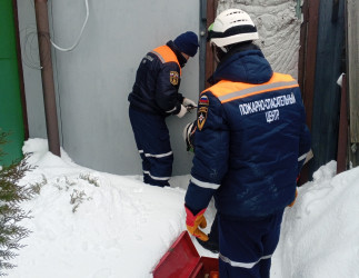 Пензенские спасатели вскрыли квартиру в 5-м Галетном проезде