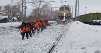 Пензенская область против стихии: железнодорожники дали отпор снегопадам