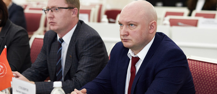 Поздравляем! 23 февраля депутату и главврачу Антону Столярову исполнился 41 год