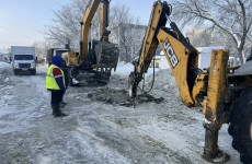 Десятки домов в Пензе остались без воды в мороз: на Калинина лопнул водовод под дорогой