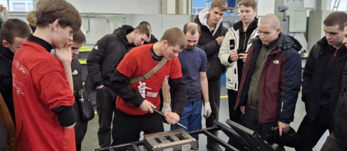 Будущее за станками: в Пензе студентам показали закулисье большой промышленности