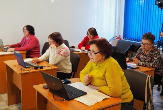 Интернет без стресса: в Пензе открыты бесплатные курсы для старшего поколения