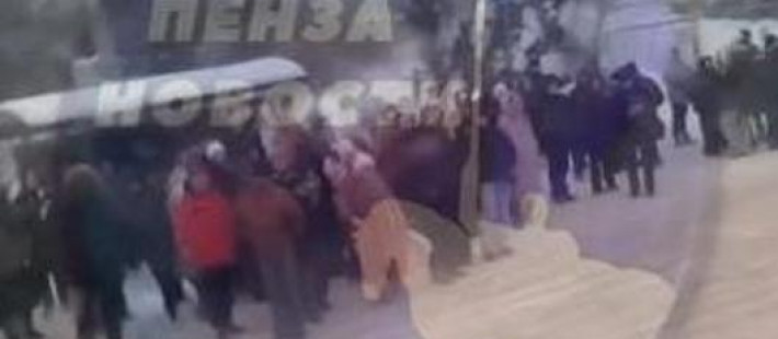 Пенза на грани транспортного срыва: жители Ахун штурмуют остановки