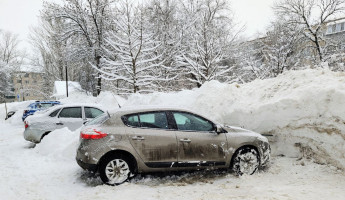 В Пензе разрешили коммунальщикам передвигать машины, мешающие уборке снега