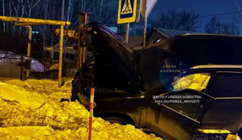 В Пензе водитель на высокой скорости сбил школьницу и вмял ее в сугроб
