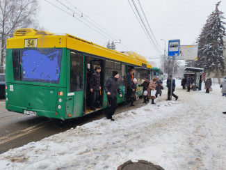 В Пензе пассажиров автобуса высадили во время ракетной опасности и сказали искать укрытие