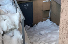 Пензенцы не могут попасть в заваленные снегом укрытия во время ракетной опасности Пензенцы не могут попасть в заваленные снегом укрытия во время ракетной опасности