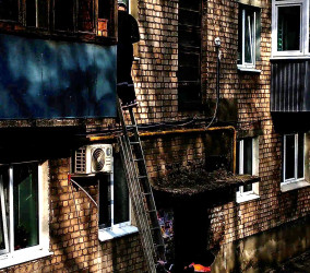 Ночной вызов в Пензе: спасатели помогли добраться к запертому малышу