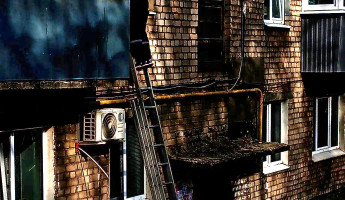 Ночной вызов в Пензе: спасатели помогли добраться к запертому малышу