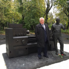 Не забудьте поздравить! Сегодня день рождения празднует известный промышленник Юрий Почивалов