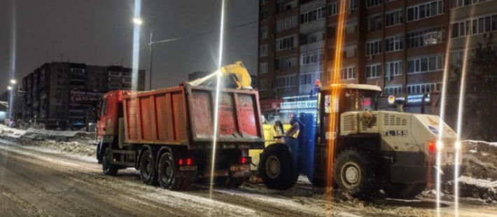 Пензенские улицы очищают от снега: ночью вывезли тысячи кубометров
