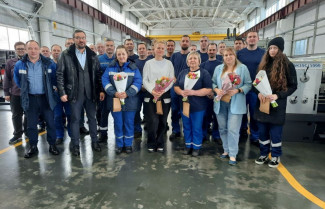 Сотрудницы станкостроительного завода в Пензе получили поздравления с 8 марта