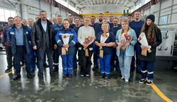 Сотрудницы станкостроительного завода в Пензе получили поздравления с 8 марта