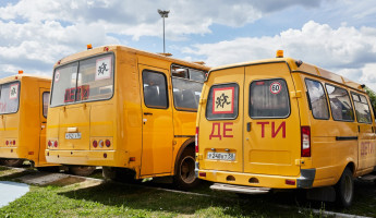 В Пензенской области автобус с участниками детского фестиваля застрял на нерасчищенной дороге