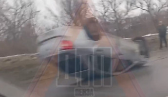 На трассе М-5 после рискованного обгона перевернулась Лада На трассе М-5 после рискованного обгона перевернулась Лада