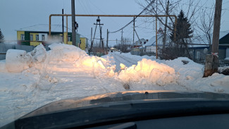 Поселок в Пензенской области стал снежной ловушкой: люди говорят о полном бардаке