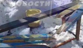 Коммунальный разгром в Пензе: после чистки крыши двор остался без лавочек